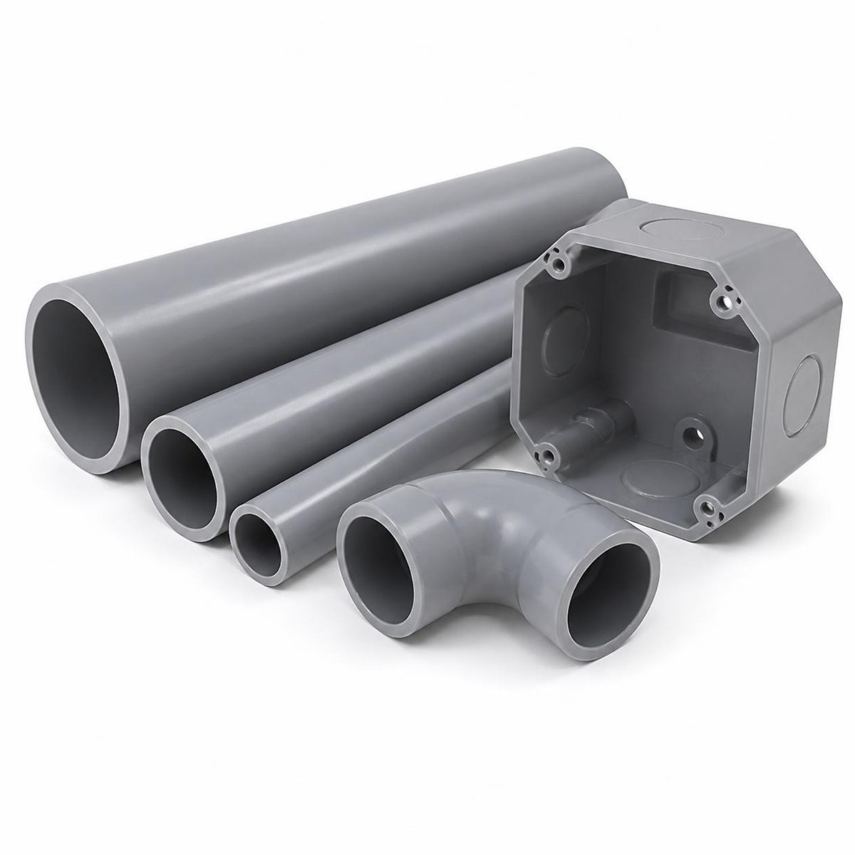 Tubo conduit PVC rígido 1/2 pulg — tubos, curva y caja octagonal sobre fondo blanco