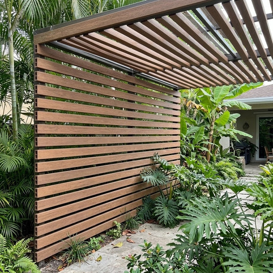 Imagen ilustrativa de Listón Deck Exterior WPC Roble instalado
