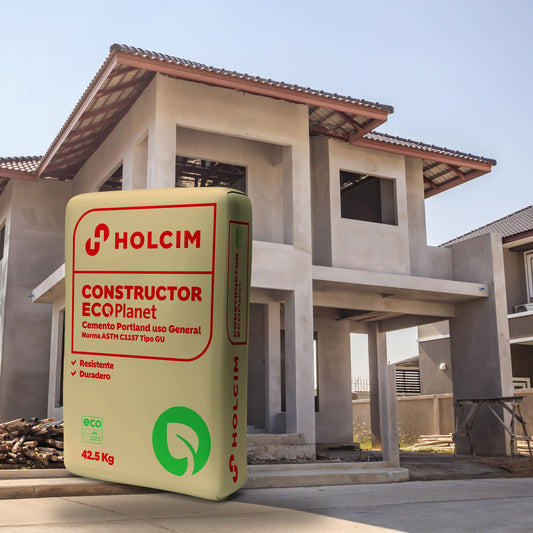 Bolsa de cemento Holcim Constructor Eco Planet en obra de construcción de vivienda en El Salvador
