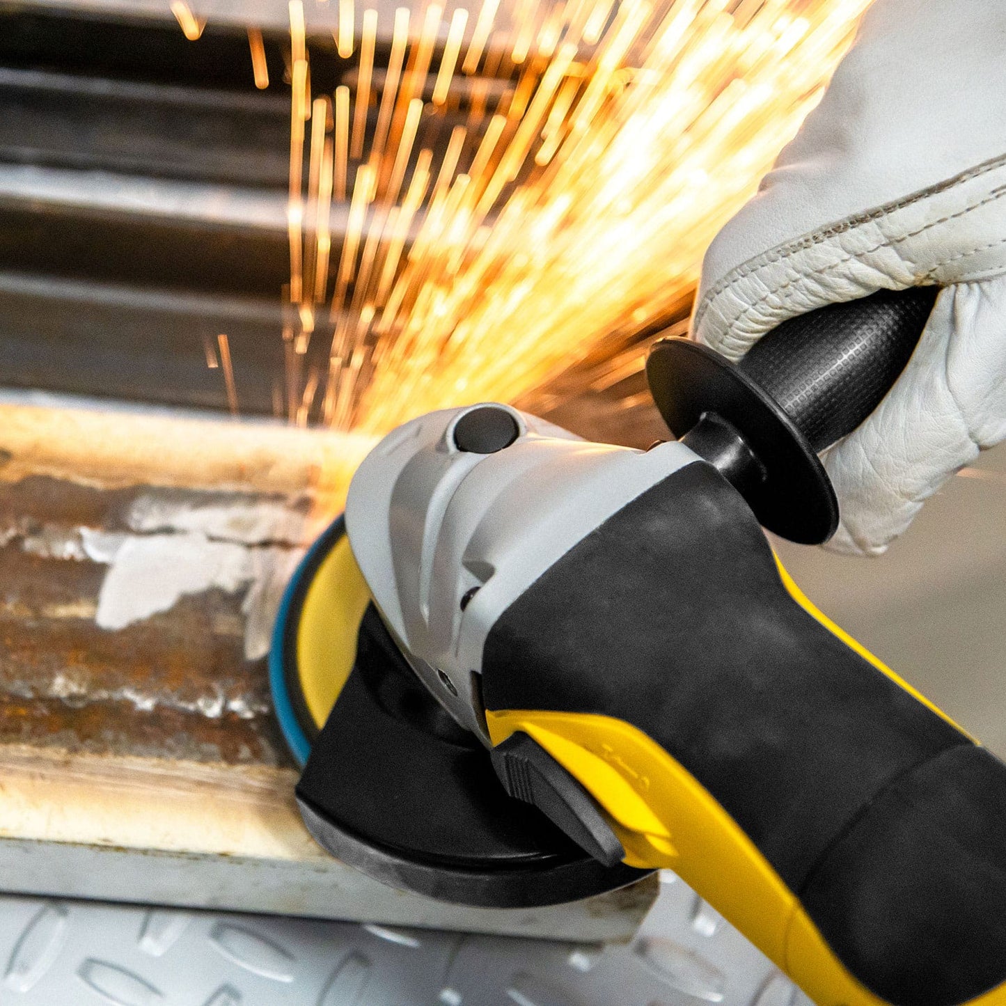 Disco laminado de 4-1/2" grano 40 con centro 7/8"