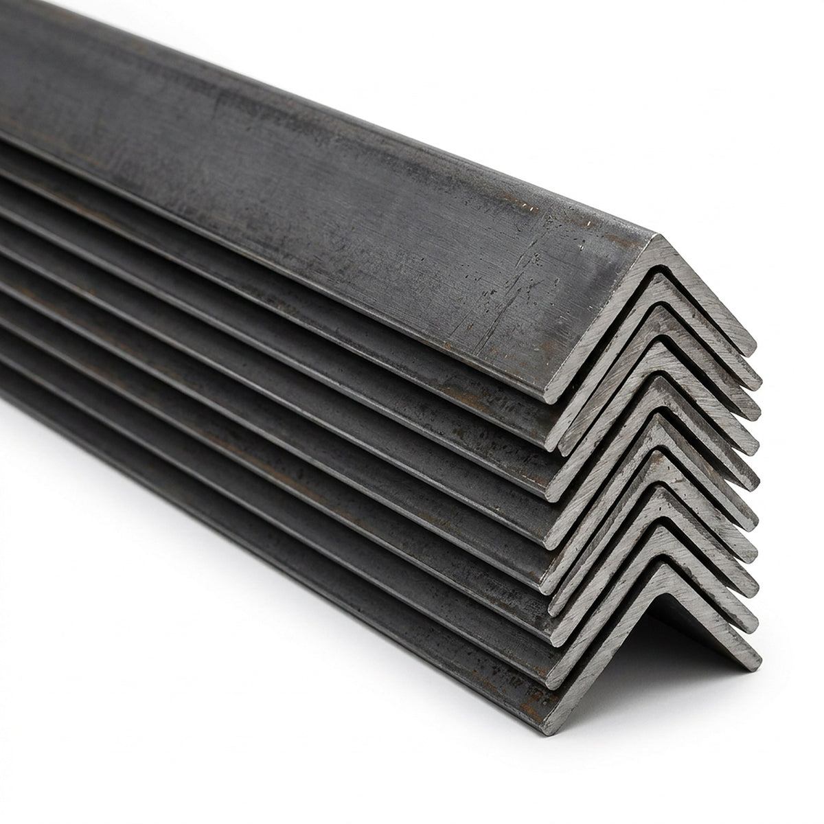 Pila de ángulos de acero perfil L laminados en caliente, imagen referencial