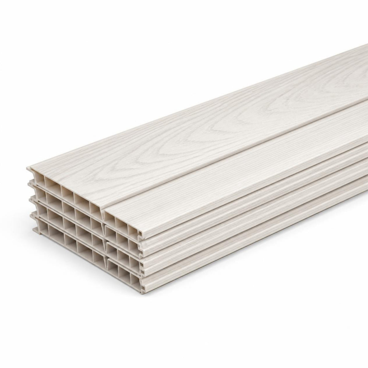 Panel de Cielo Falso PVC Blanco Madera 25 cm x 6 m — paneles de PVC blanco madera apilados sobre fondo blanco