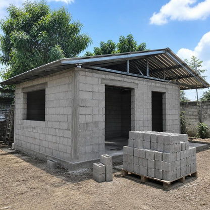 Dado de concreto 10x20x20 cm — huecos de puertas y ventanas terminados con bloques en una vivienda