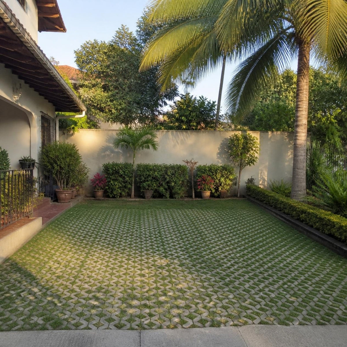 Gramoquín 20x40x10 cm (adoquín ecológico) — jardín y estacionamiento de una vivienda