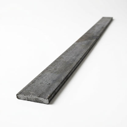 Platina de acero en perspectiva sobre fondo blanco, imagen referencial