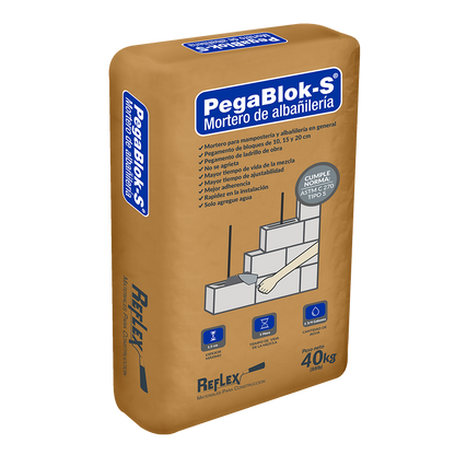 Mortero de pega PegaBlok S 40 kg — saco sobre fondo blanco