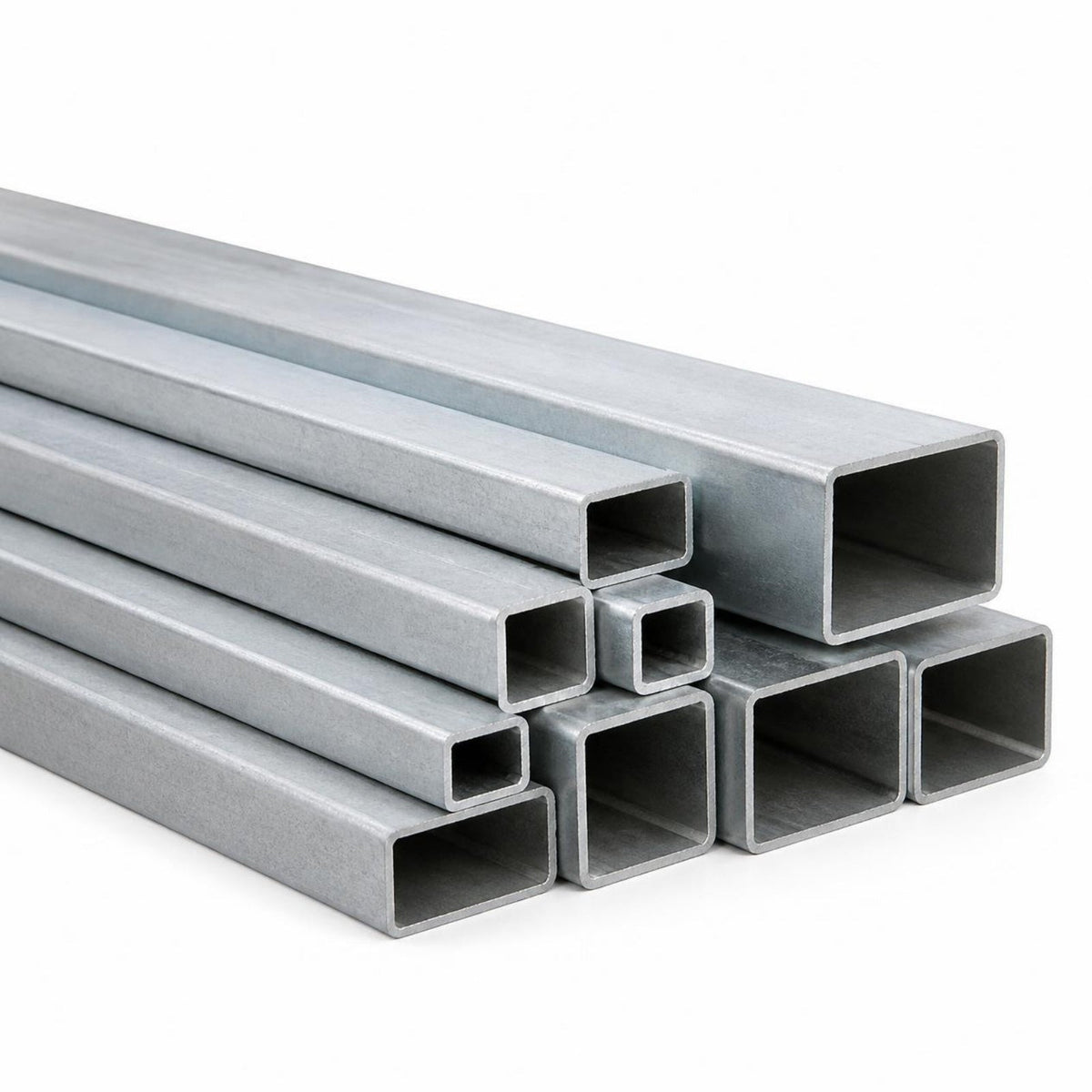 Tubo estructural rectangular galvanizado 6x2 chapa 14 — haz de tubos sobre fondo blanco